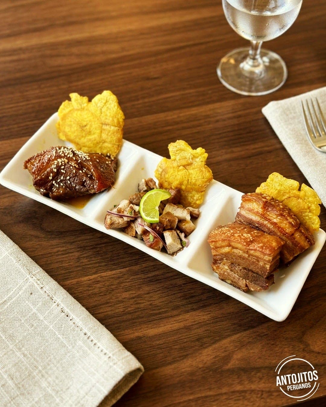 Trilogia de chicharron con patacones en Antojitos Peruanos, El Cangrejo, Ciudad de Panama