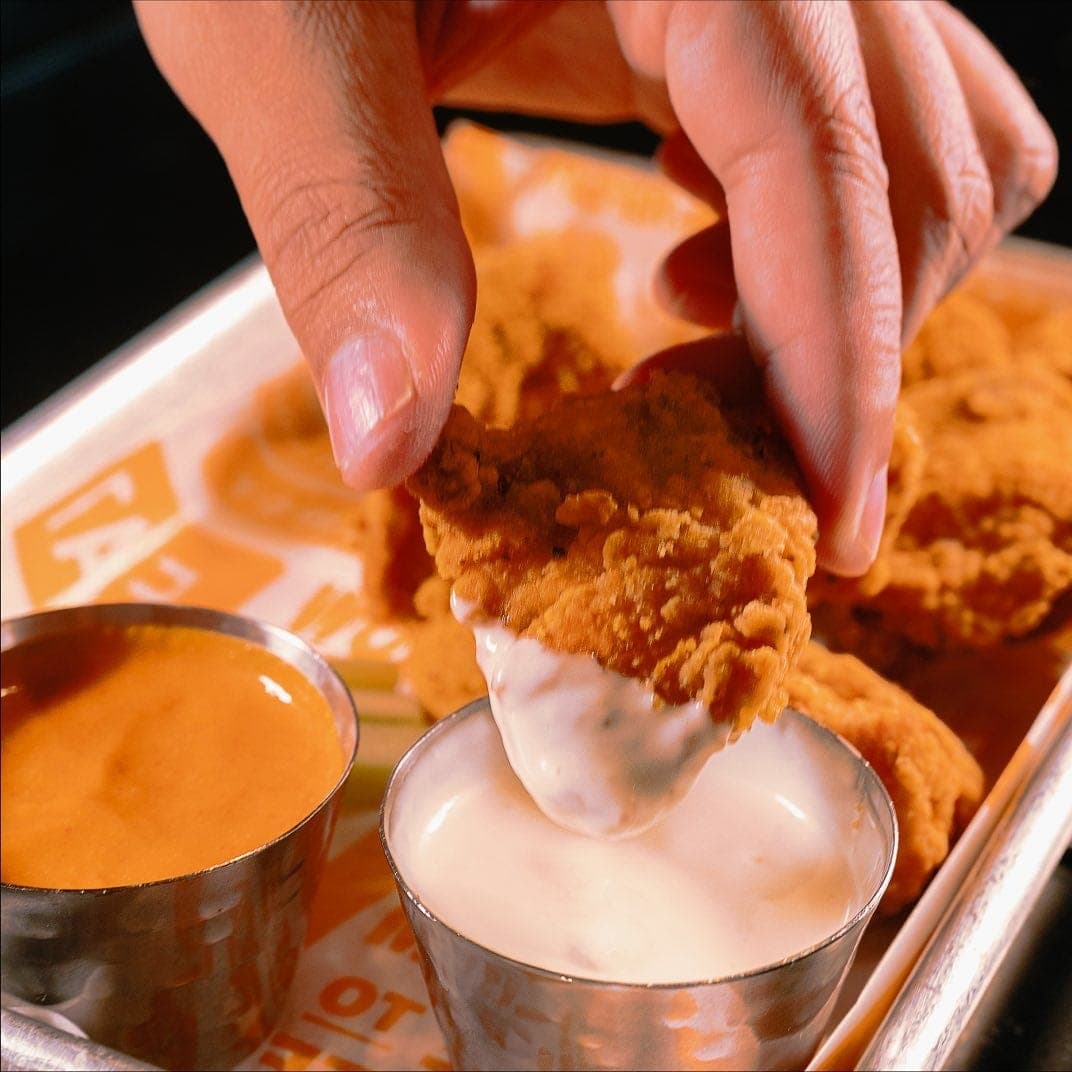 Boneless wings with dipping sauces at Applebee's, Costa del Este, Panama City