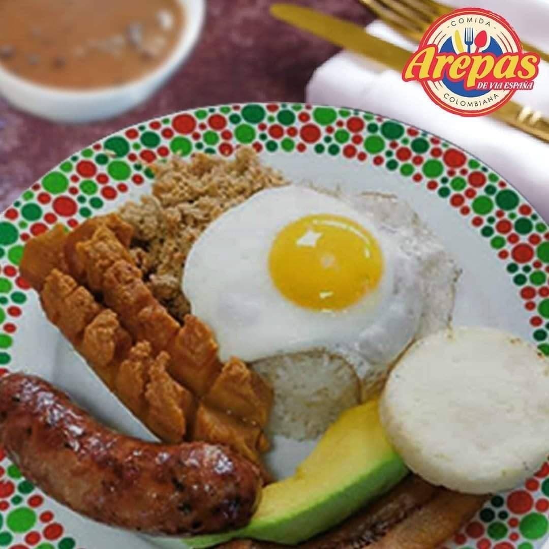 Bandeja paisa at Arepas de Via Espana, El Cangrejo, Panama City