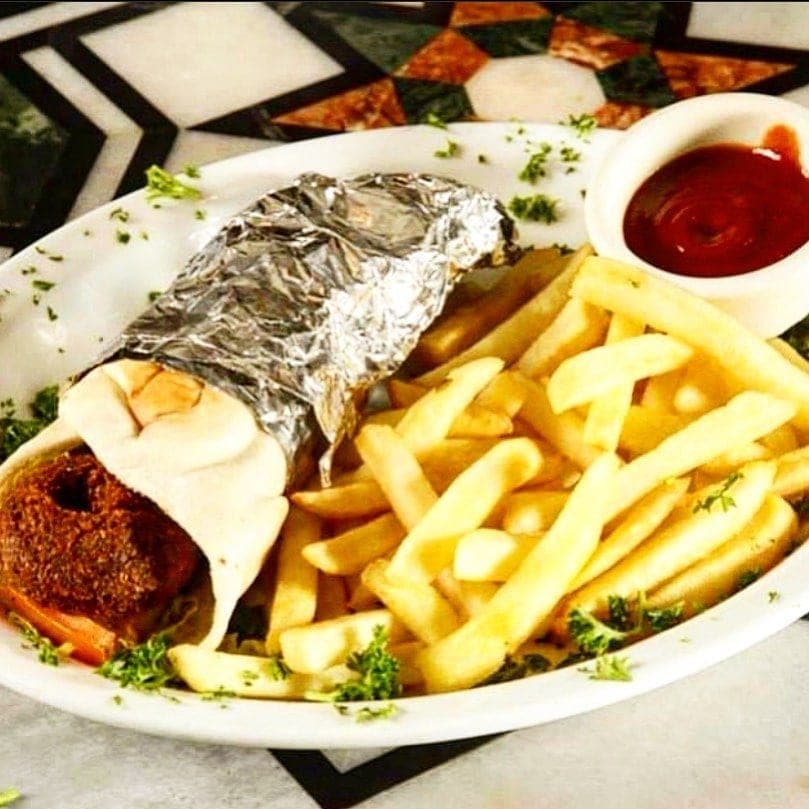 Falafel shawarma at Beirut, Calzada de Amador, Panama City