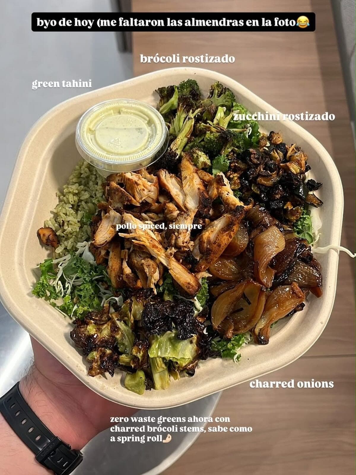Bowl de pollo y vegetales rostizados en farmhouse, Clayton, Ciudad de Panama