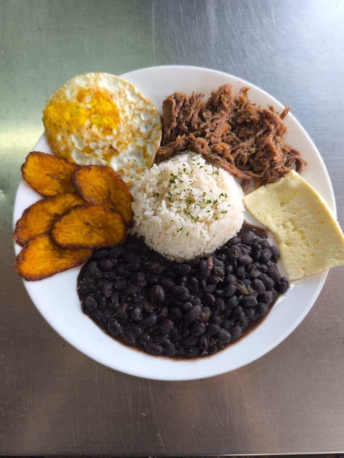 Venezuelan pabellon plate at Fren! Eat & Chill, El Cangrejo, Panama City