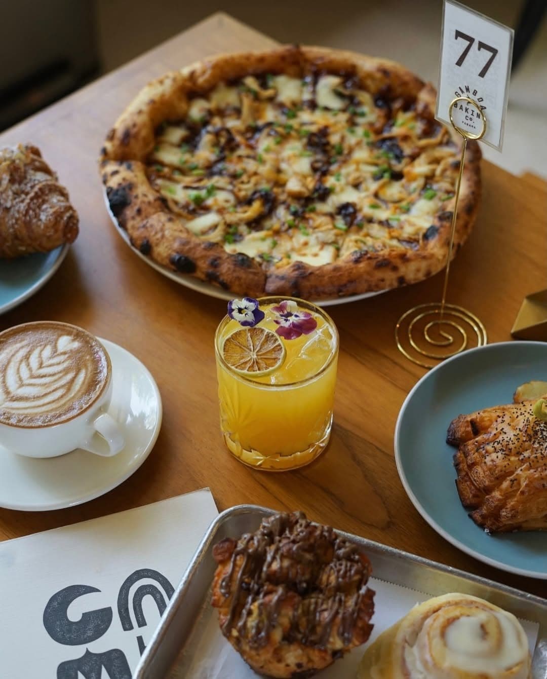 Pizza, cafe y pasteles en Gamboa Baking Company, Clayton, Ciudad de Panama