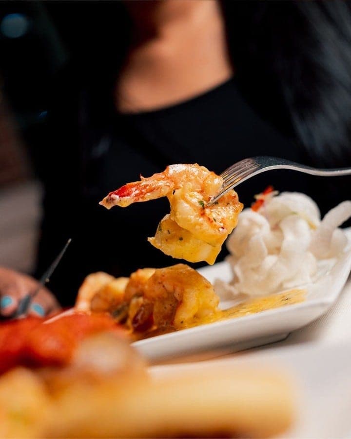 Garlic prawns at Lenos & Carbon, Isla Flamenco, Amador, Panama City