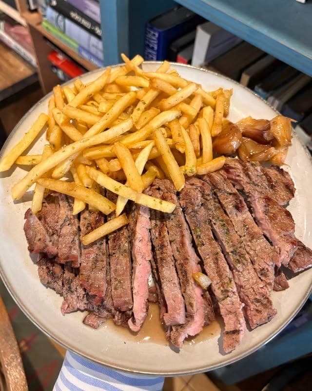 Grilled skirt steak with french fries at Lula Casco, Casco Viejo, Panama City