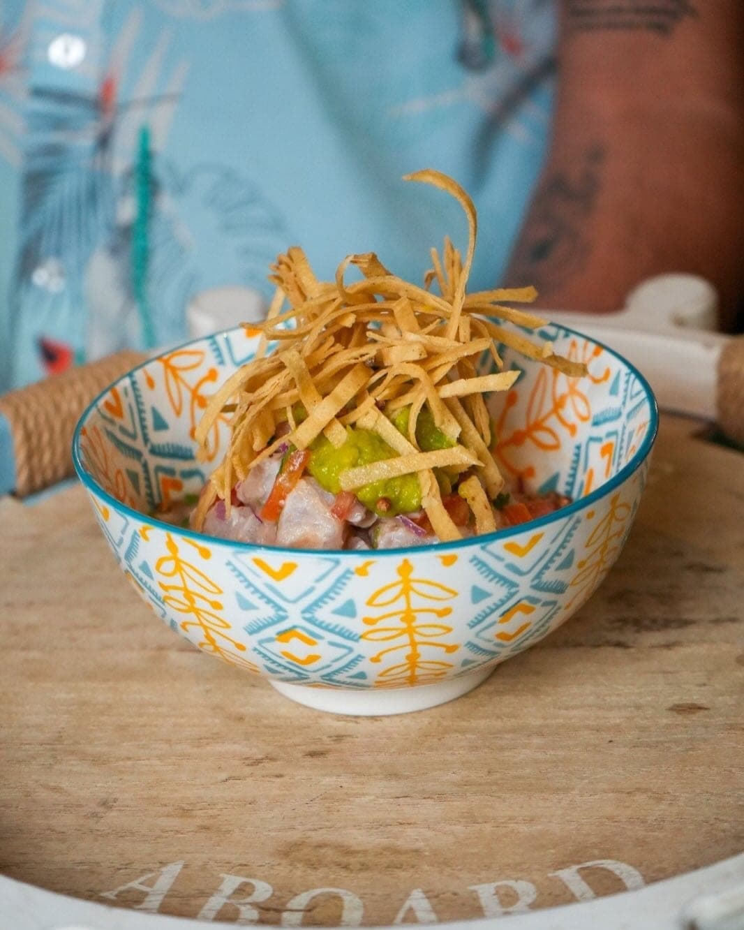 Ceviche de pescado con tiras de tortilla en MAREA Ceviche & Latin Food, Marbella, Ciudad de Panamá