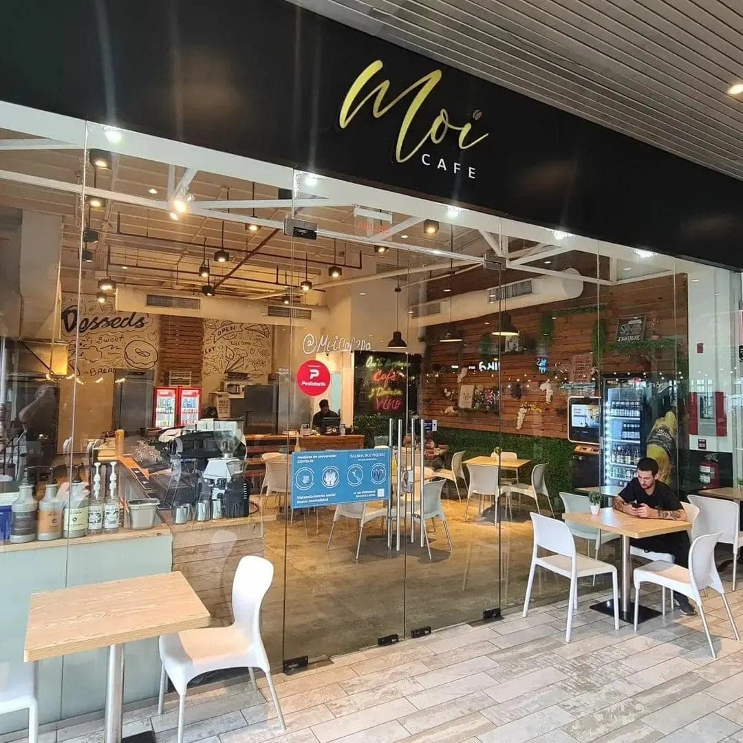 Moi Café storefront at Balboa Boutiques, Bella Vista, Panama City
