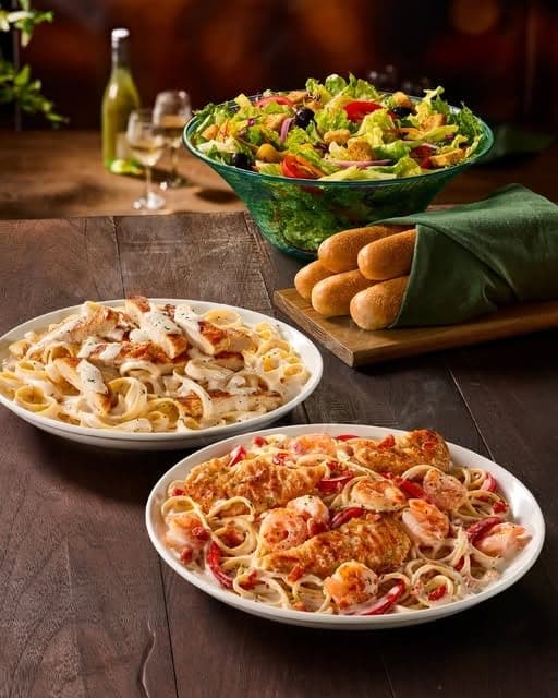 Pastas y grissini en Olive Garden, Marbella, Ciudad de Panamá