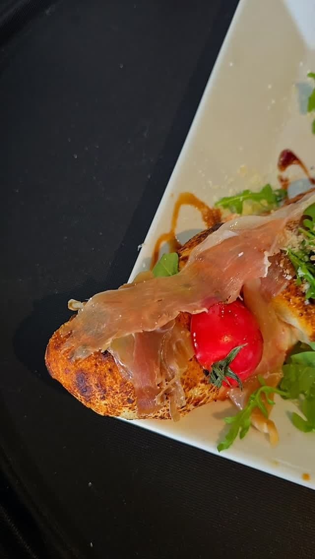 Tronchetto con prosciutto en Pizzeria Italia & Italian Burger, San Francisco, Ciudad de Panama