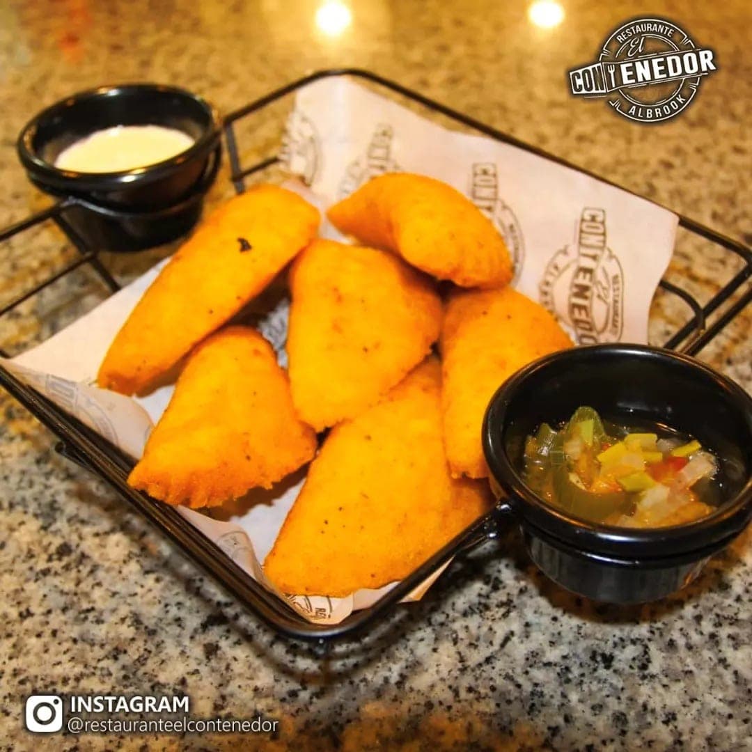 Empanadas de la casa en Restaurante Bar El Contenedor, Albrook, Ciudad de Panama