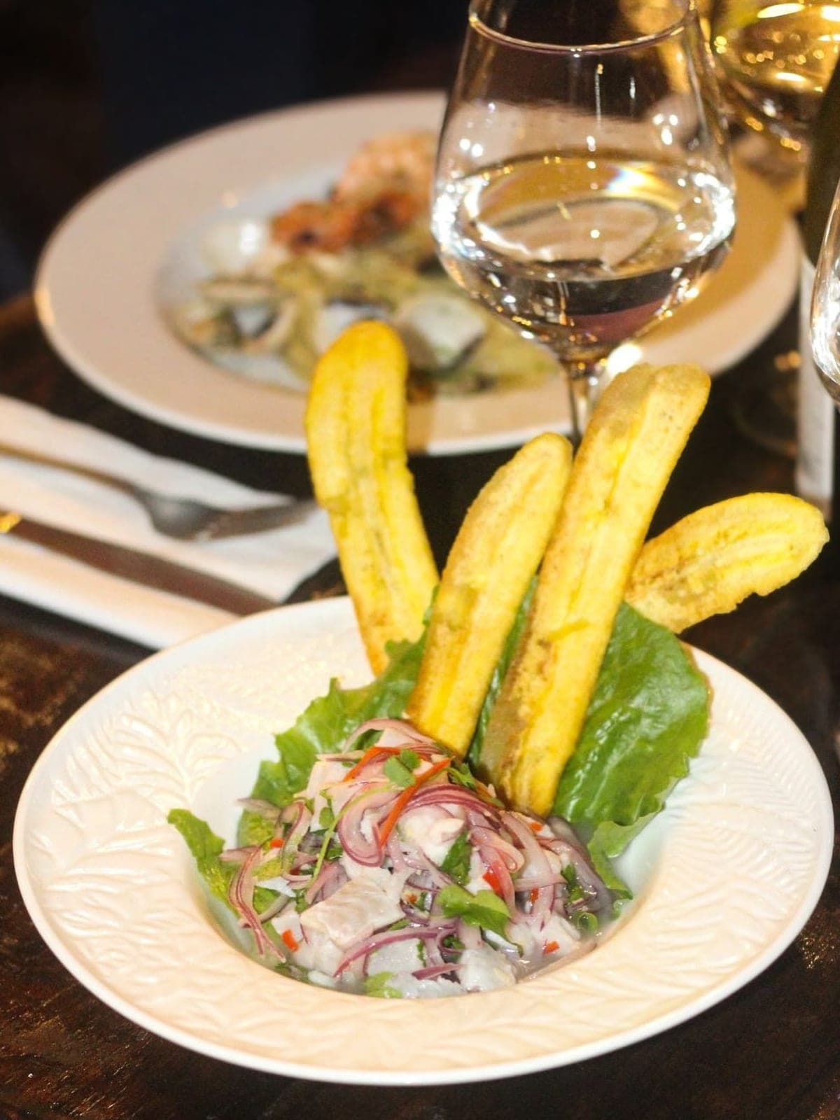 Ceviche de corvina con canoas de plátano en La Casona, Casco Antiguo, Ciudad de Panamá