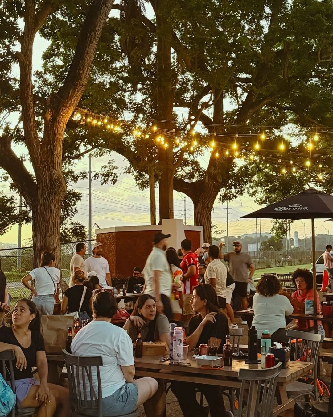 Terraza al aire libre de Road House Clayton, Clayton, Ciudad de Panama