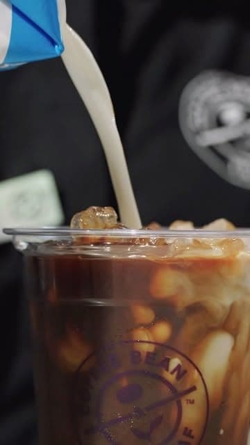 Iced coffee at The Coffee Bean & Tea Leaf, San Francisco, Panama City