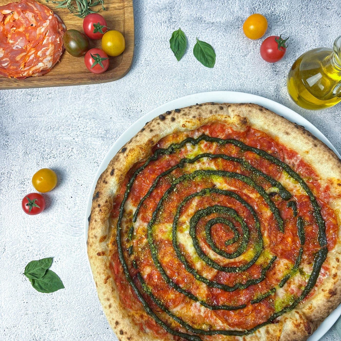 Salami and pesto pizza at Tu Pizza, San Francisco, Panama City